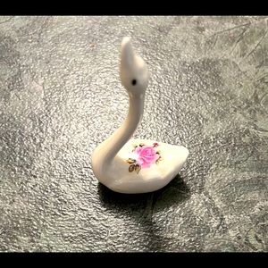 Beautiful Long Neck White Swan Ceramic Decor Figurine Ring Holder Floral Design